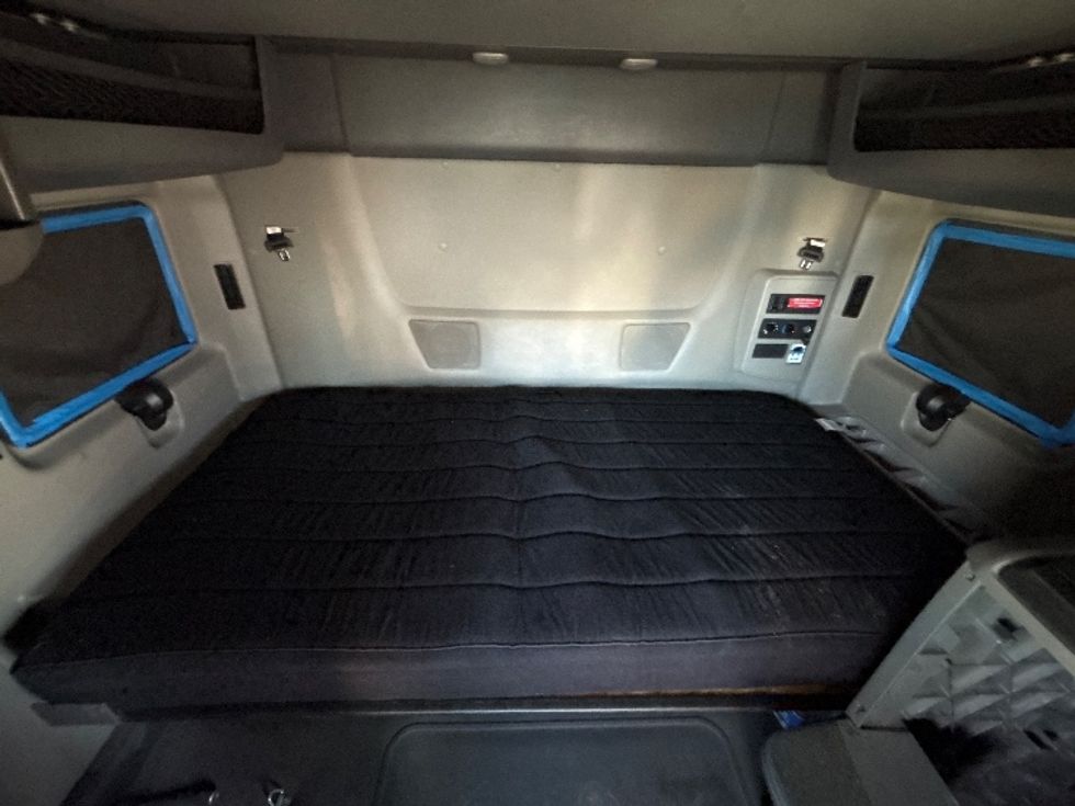 Sleeper Tractor-Heavy Duty Tractors-International-2023-LT625-Fresno-CA-597,881\n\t\tmiles-$ 52,250 - Image 15