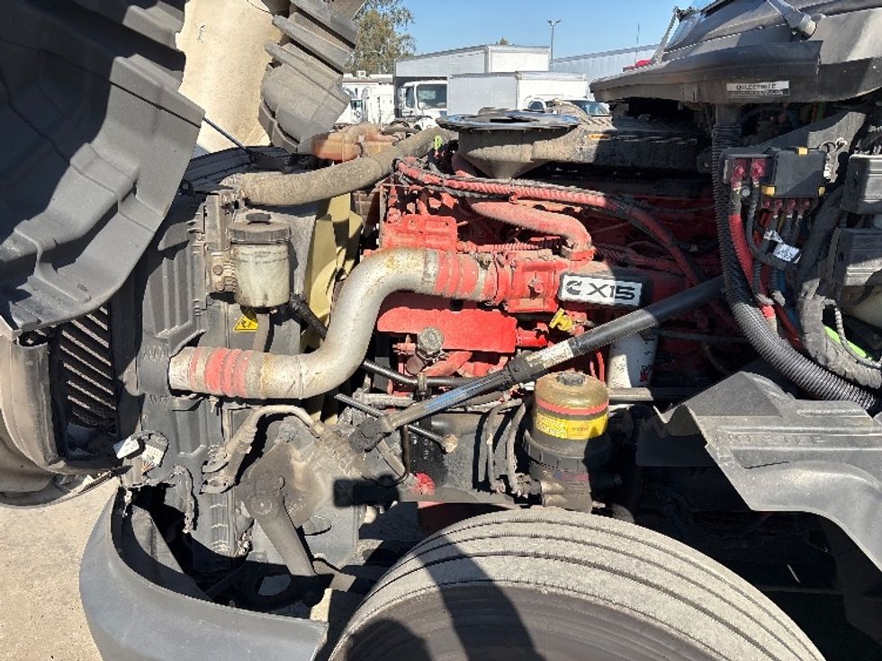 Sleeper Tractor-Heavy Duty Tractors-International-2023-LT625-Fresno-CA-597,881\n\t\tmiles-$ 52,250 - Image 19