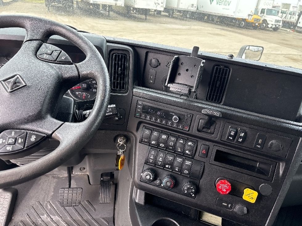 Sleeper Tractor-Heavy Duty Tractors-International-2023-LT625-Fresno-CA-605,872\n\t\tmiles-$ 51,500 - Image 11