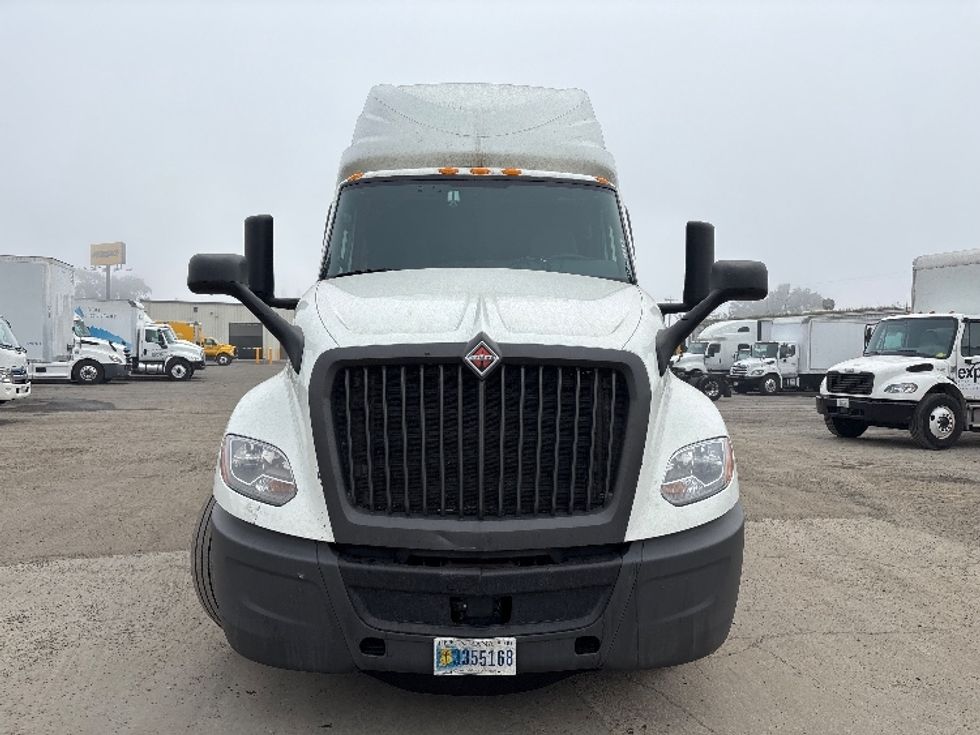 Sleeper Tractor-Heavy Duty Tractors-International-2023-LT625-Fresno-CA-605,872\n\t\tmiles-$ 51,500 - Image 2
