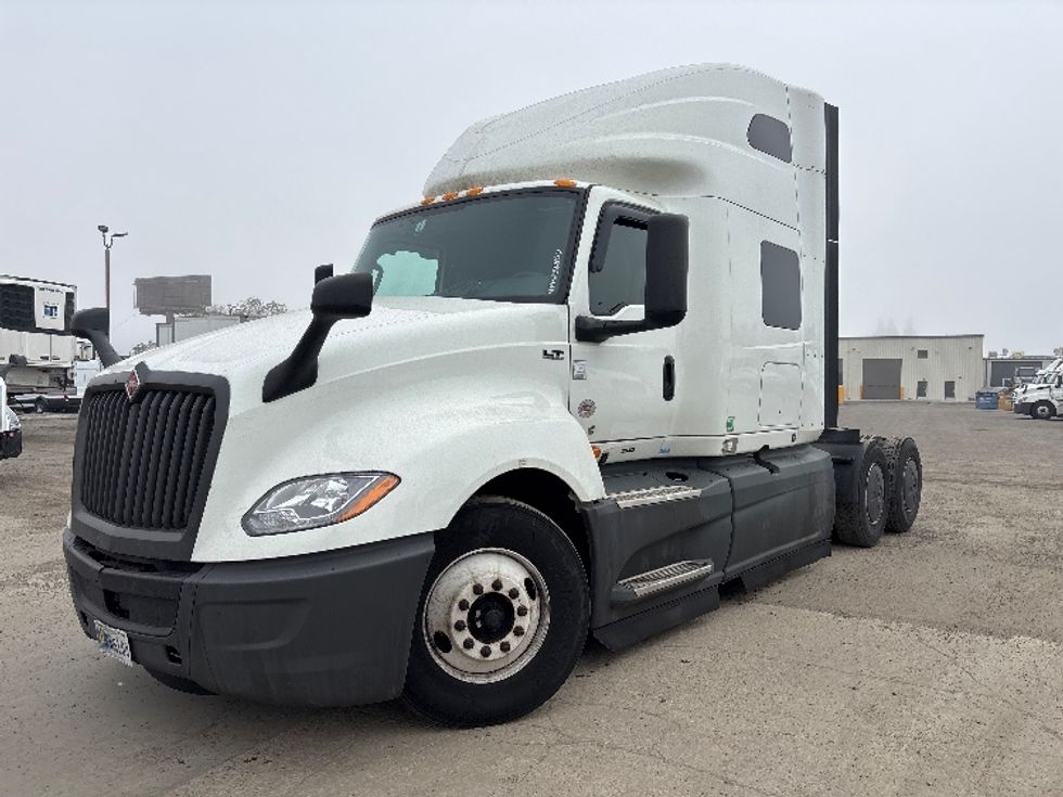 Sleeper Tractor-Heavy Duty Tractors-International-2023-LT625-Fresno-CA-605,872\n\t\tmiles-$ 51,500 - Image 3