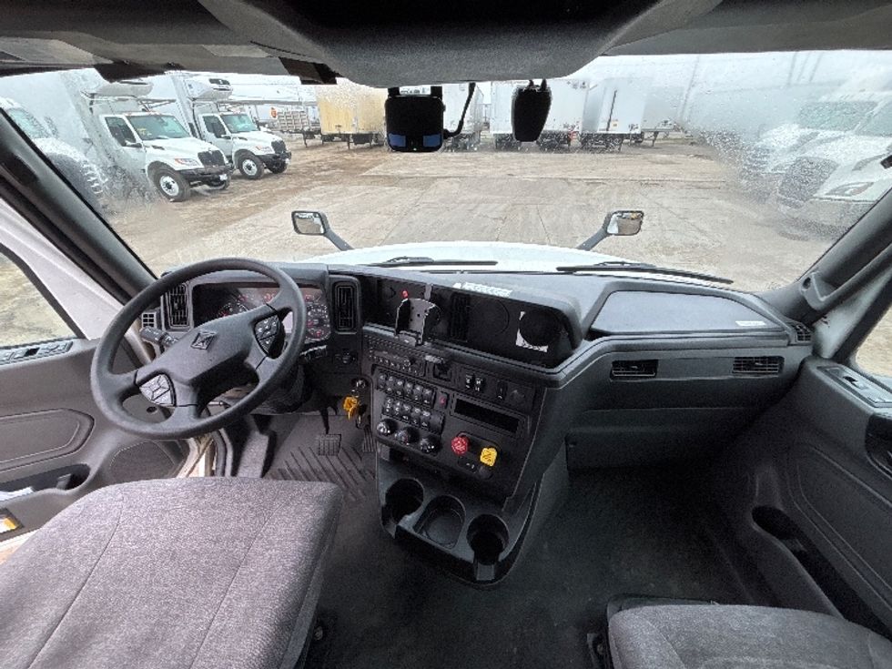 Sleeper Tractor-Heavy Duty Tractors-International-2023-LT625-Fresno-CA-623,705\n\t\tmiles-$ 51,750 - Image 12