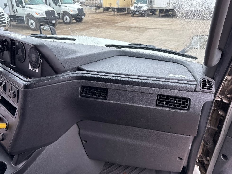 Sleeper Tractor-Heavy Duty Tractors-International-2023-LT625-Fresno-CA-623,705\n\t\tmiles-$ 51,750 - Image 14