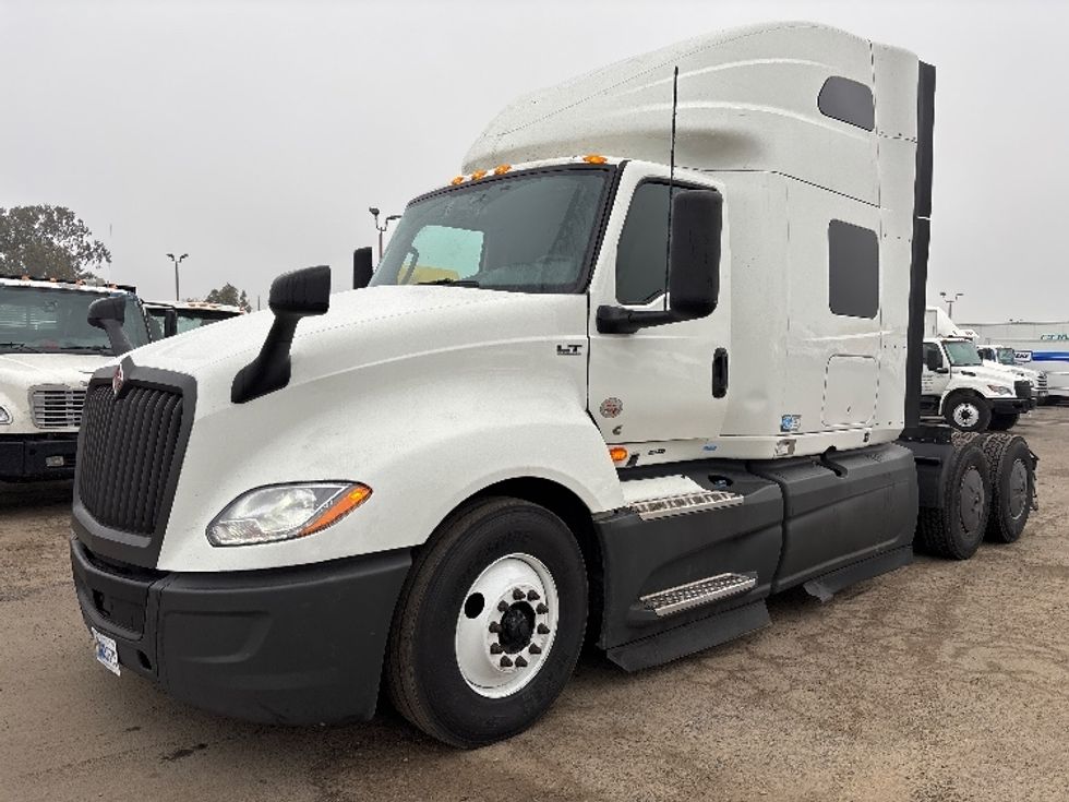 Sleeper Tractor-Heavy Duty Tractors-International-2023-LT625-Fresno-CA-623,705\n\t\tmiles-$ 51,750 - Image 3