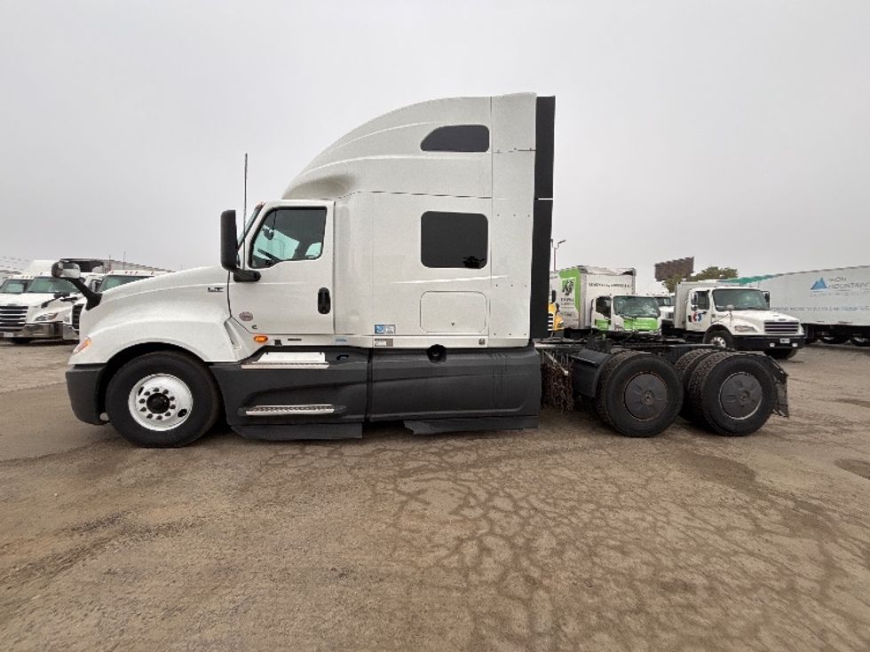 Sleeper Tractor-Heavy Duty Tractors-International-2023-LT625-Fresno-CA-623,705\n\t\tmiles-$ 51,750 - Image 4