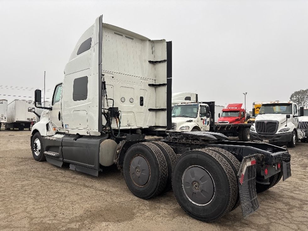 Sleeper Tractor-Heavy Duty Tractors-International-2023-LT625-Fresno-CA-623,705\n\t\tmiles-$ 51,750 - Image 5