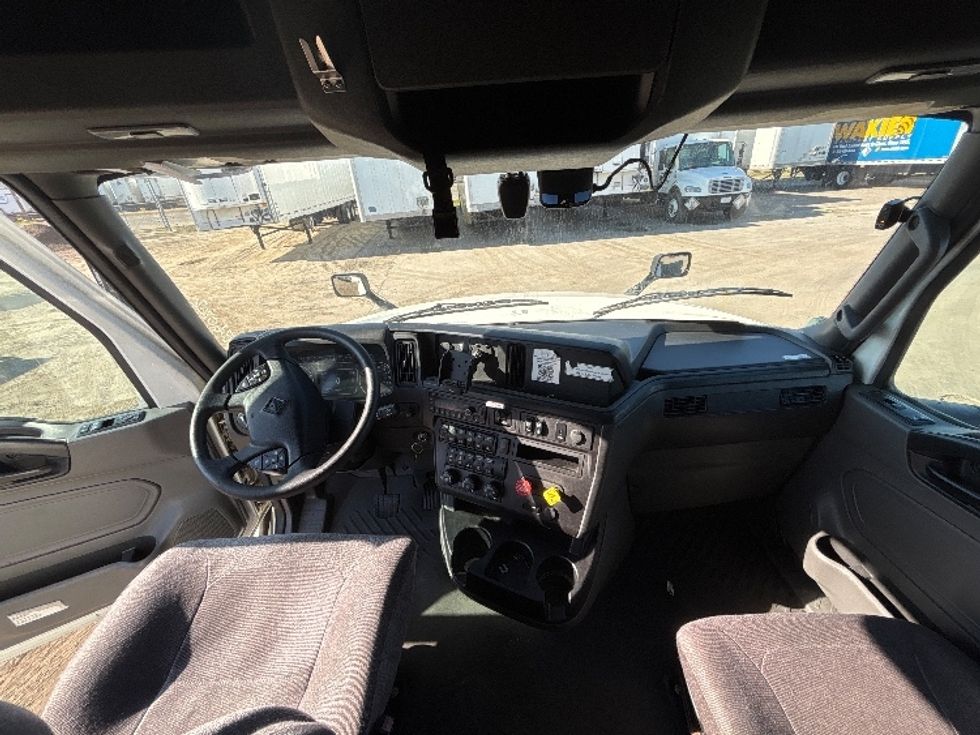 Sleeper Tractor-Heavy Duty Tractors-International-2023-LT625-Fresno-CA-636,478\n\t\tmiles-$ 48,000 - Image 12