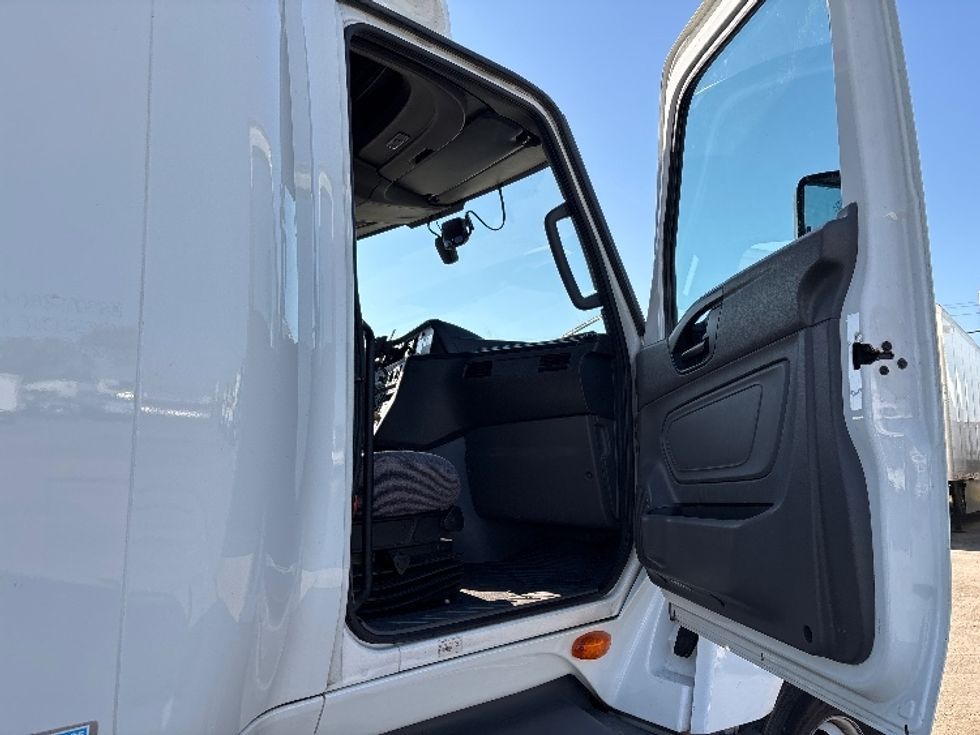 Sleeper Tractor-Heavy Duty Tractors-International-2023-LT625-Fresno-CA-636,478\n\t\tmiles-$ 48,000 - Image 13