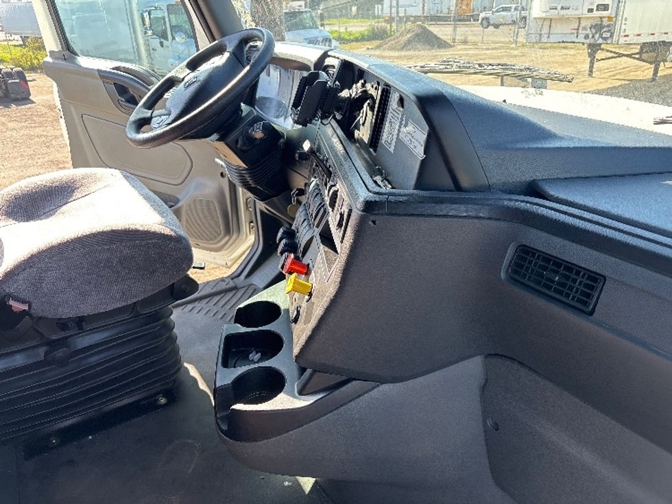 Sleeper Tractor-Heavy Duty Tractors-International-2023-LT625-Fresno-CA-636,478\n\t\tmiles-$ 48,000 - Image 15