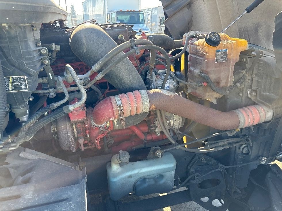 Sleeper Tractor-Heavy Duty Tractors-International-2023-LT625-Fresno-CA-636,478\n\t\tmiles-$ 48,000 - Image 19