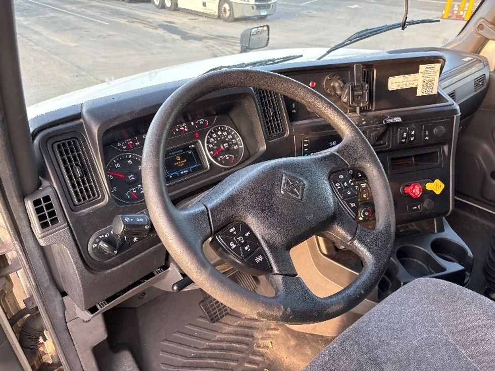 Sleeper Tractor-Heavy Duty Tractors-International-2023-LT625-Fresno-CA-691,045\n\t\tmiles-$ 42,250 - Image 10