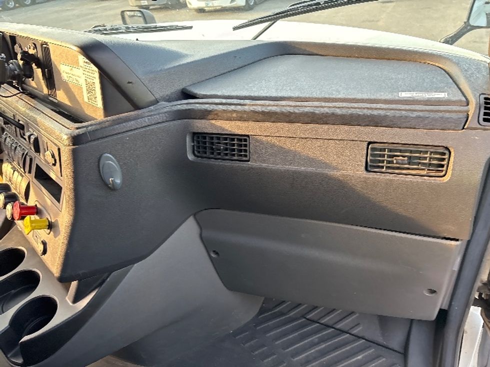 Sleeper Tractor-Heavy Duty Tractors-International-2023-LT625-Fresno-CA-691,045\n\t\tmiles-$ 42,250 - Image 14