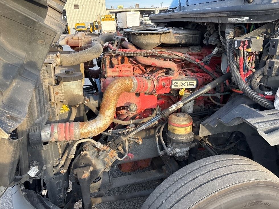 Sleeper Tractor-Heavy Duty Tractors-International-2023-LT625-Fresno-CA-691,045\n\t\tmiles-$ 42,250 - Image 21