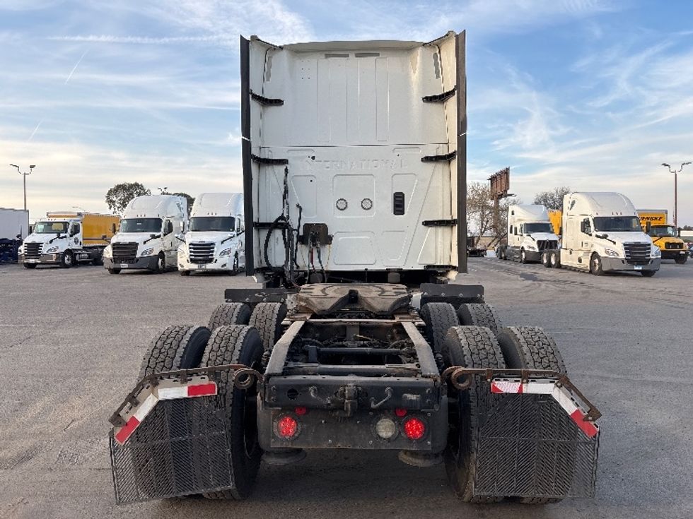 Sleeper Tractor-Heavy Duty Tractors-International-2023-LT625-Fresno-CA-691,045\n\t\tmiles-$ 42,250 - Image 6