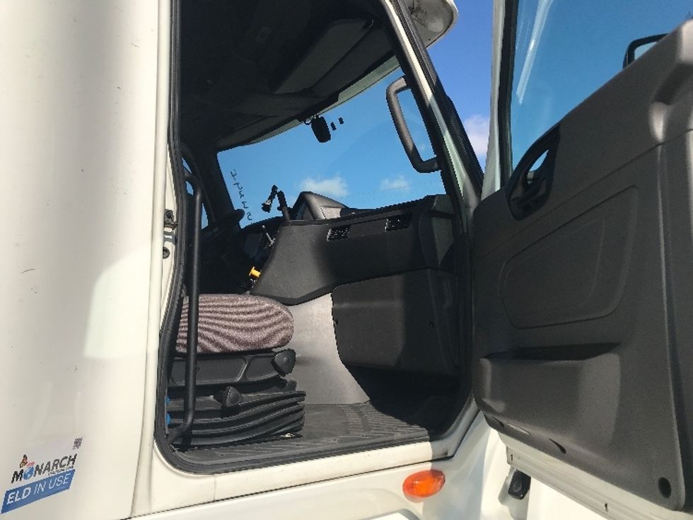 Sleeper Tractor-Heavy Duty Tractors-International-2023-LT625-Garland-TX-513,494\n\t\tmiles-$ 59,000 - Image 13