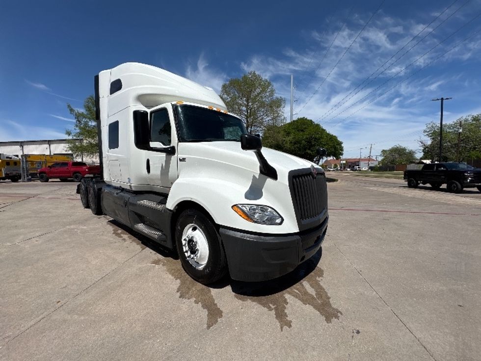 Sleeper Tractor-Heavy Duty Tractors-International-2023-LT625-Garland-TX-735,710\n\t\tmiles-$ 37,500 - Image 1
