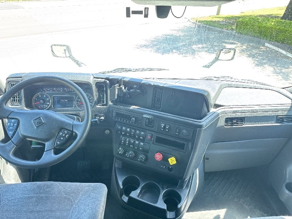 Sleeper Tractor-Heavy Duty Tractors-International-2023-LT625-Garland-TX-735,710\n\t\tmiles-$ 37,500 - Image 12