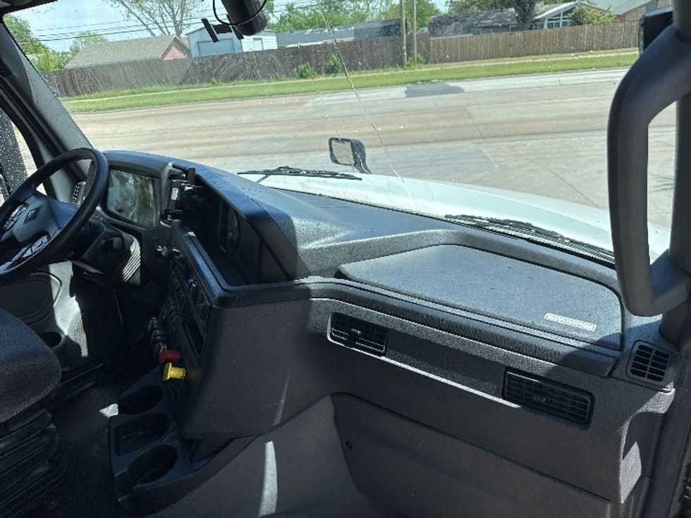 Sleeper Tractor-Heavy Duty Tractors-International-2023-LT625-Garland-TX-735,710\n\t\tmiles-$ 37,500 - Image 14