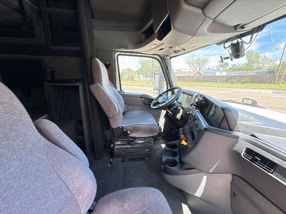 Sleeper Tractor-Heavy Duty Tractors-International-2023-LT625-Garland-TX-735,710\n\t\tmiles-$ 37,500 - Image 15