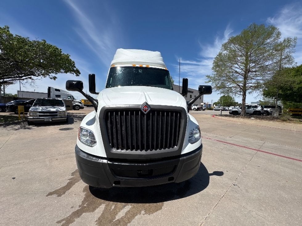 Sleeper Tractor-Heavy Duty Tractors-International-2023-LT625-Garland-TX-735,710\n\t\tmiles-$ 37,500 - Image 2