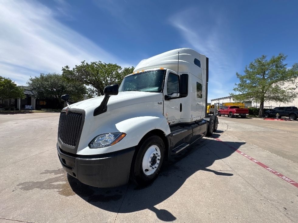 Sleeper Tractor-Heavy Duty Tractors-International-2023-LT625-Garland-TX-735,710\n\t\tmiles-$ 37,500 - Image 3