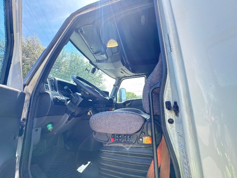 Sleeper Tractor-Heavy Duty Tractors-International-2023-LT625-Garland-TX-735,710\n\t\tmiles-$ 37,500 - Image 9