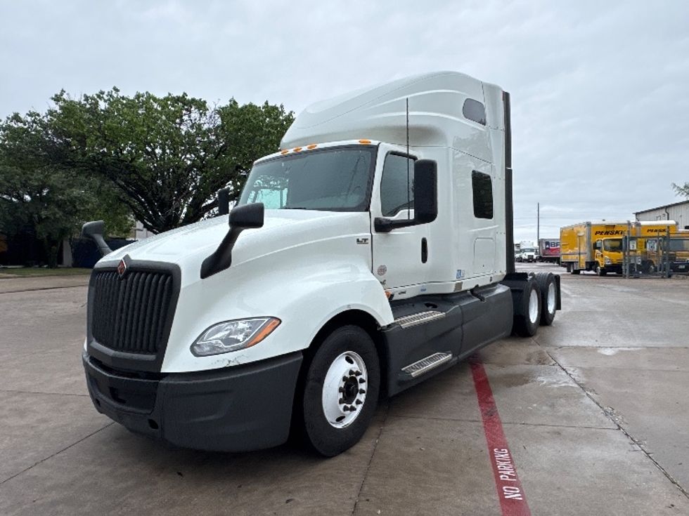 Sleeper Tractor-Heavy Duty Tractors-International-2023-LT625-Garland-TX-768,786\n\t\tmiles-$ 35,500 - Image 3