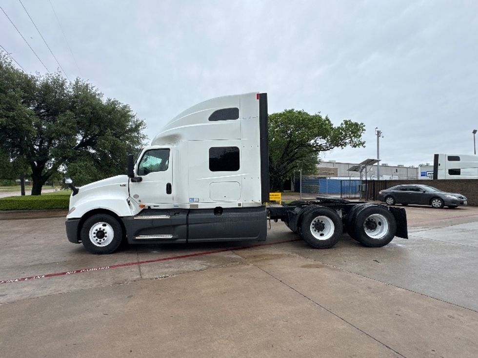 Sleeper Tractor-Heavy Duty Tractors-International-2023-LT625-Garland-TX-768,786\n\t\tmiles-$ 35,500 - Image 4