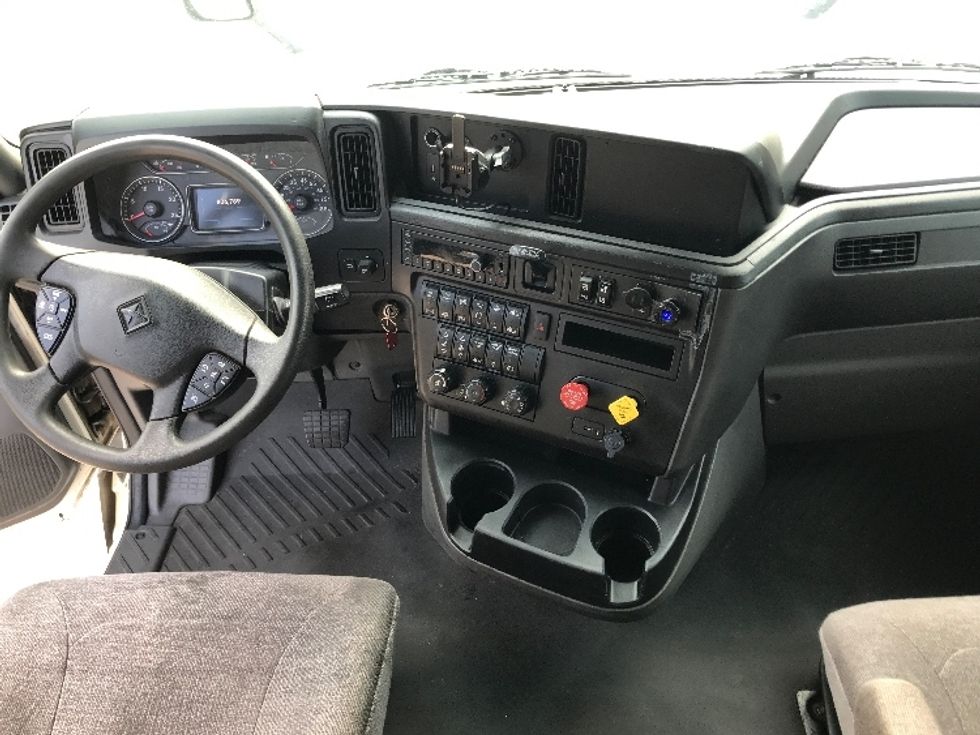 Sleeper Tractor-Heavy Duty Tractors-International-2023-LT625-Garland-TX-806,790\n\t\tmiles-$ 38,000 - Image 12