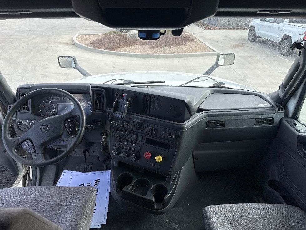Sleeper Tractor-Heavy Duty Tractors-International-2023-LT625-Greeley-CO-530,000\n\t\tmiles-$ 58,500 - Image 12
