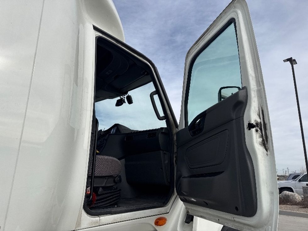 Sleeper Tractor-Heavy Duty Tractors-International-2023-LT625-Greeley-CO-530,000\n\t\tmiles-$ 58,500 - Image 13