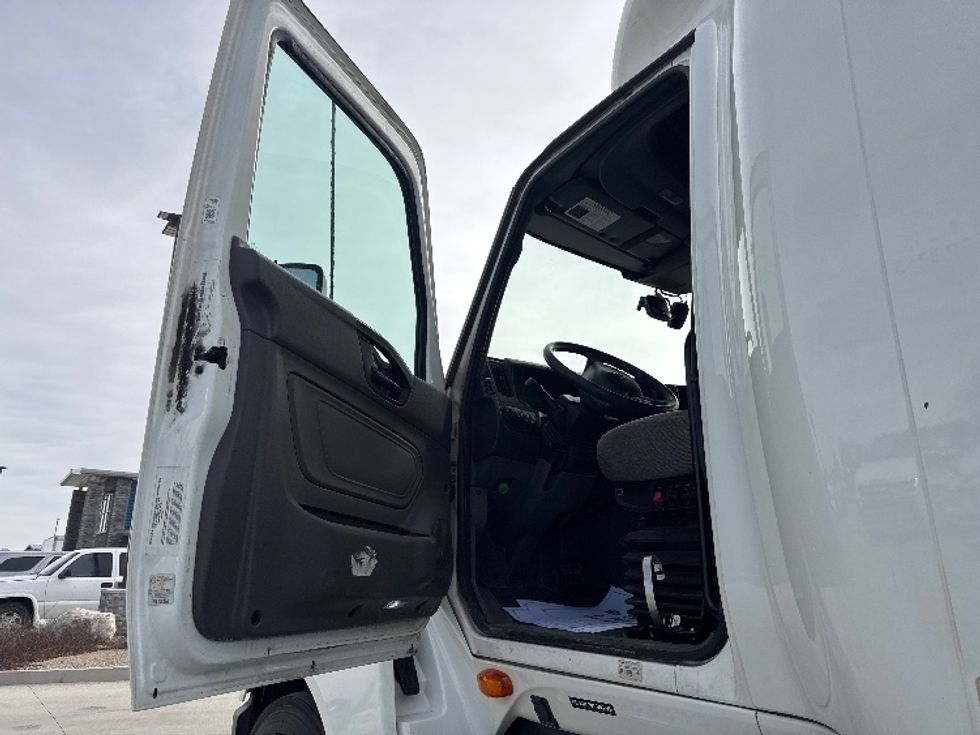 Sleeper Tractor-Heavy Duty Tractors-International-2023-LT625-Greeley-CO-530,000\n\t\tmiles-$ 58,500 - Image 9