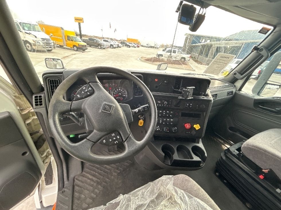 Sleeper Tractor-Heavy Duty Tractors-International-2023-LT625-Greeley-CO-600,911\n\t\tmiles-$ 51,000 - Image 11