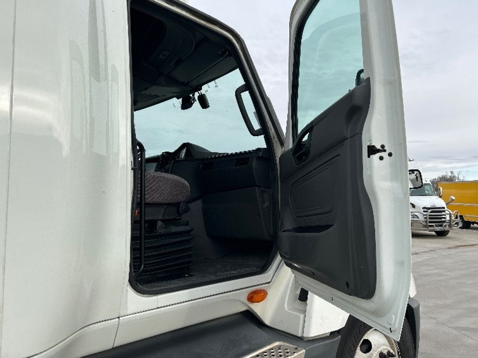 Sleeper Tractor-Heavy Duty Tractors-International-2023-LT625-Greeley-CO-600,911\n\t\tmiles-$ 51,000 - Image 13