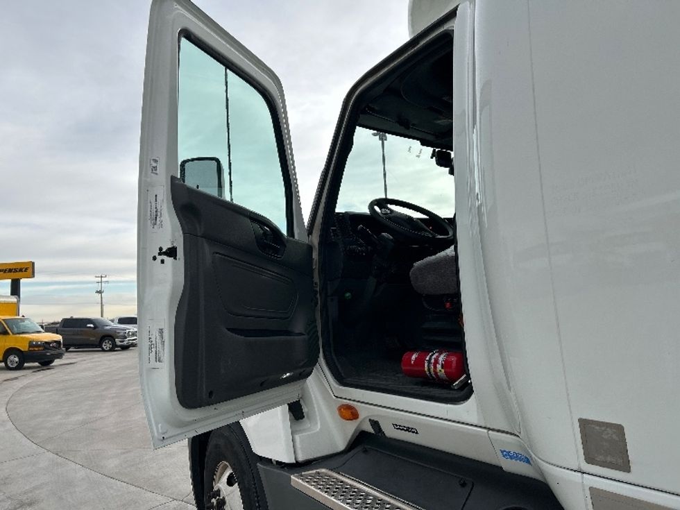 Sleeper Tractor-Heavy Duty Tractors-International-2023-LT625-Greeley-CO-600,911\n\t\tmiles-$ 51,000 - Image 9