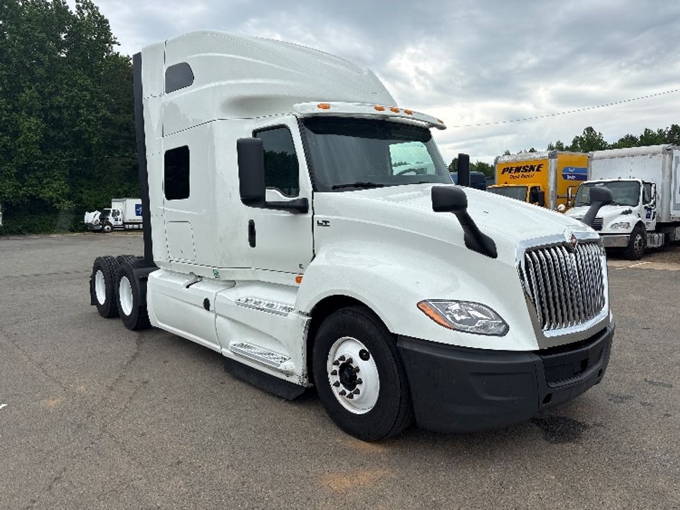 Sleeper Tractor-Heavy Duty Tractors-International-2023-LT625-Greensboro-NC-558,358\n\t\tmiles-$ 56,750 - Image 1