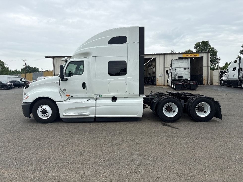 Sleeper Tractor-Heavy Duty Tractors-International-2023-LT625-Greensboro-NC-558,358\n\t\tmiles-$ 56,750 - Image 4