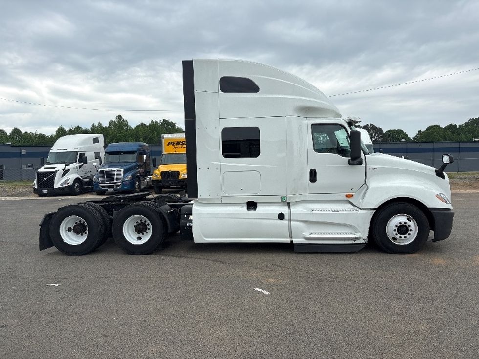 Sleeper Tractor-Heavy Duty Tractors-International-2023-LT625-Greensboro-NC-558,358\n\t\tmiles-$ 56,750 - Image 8
