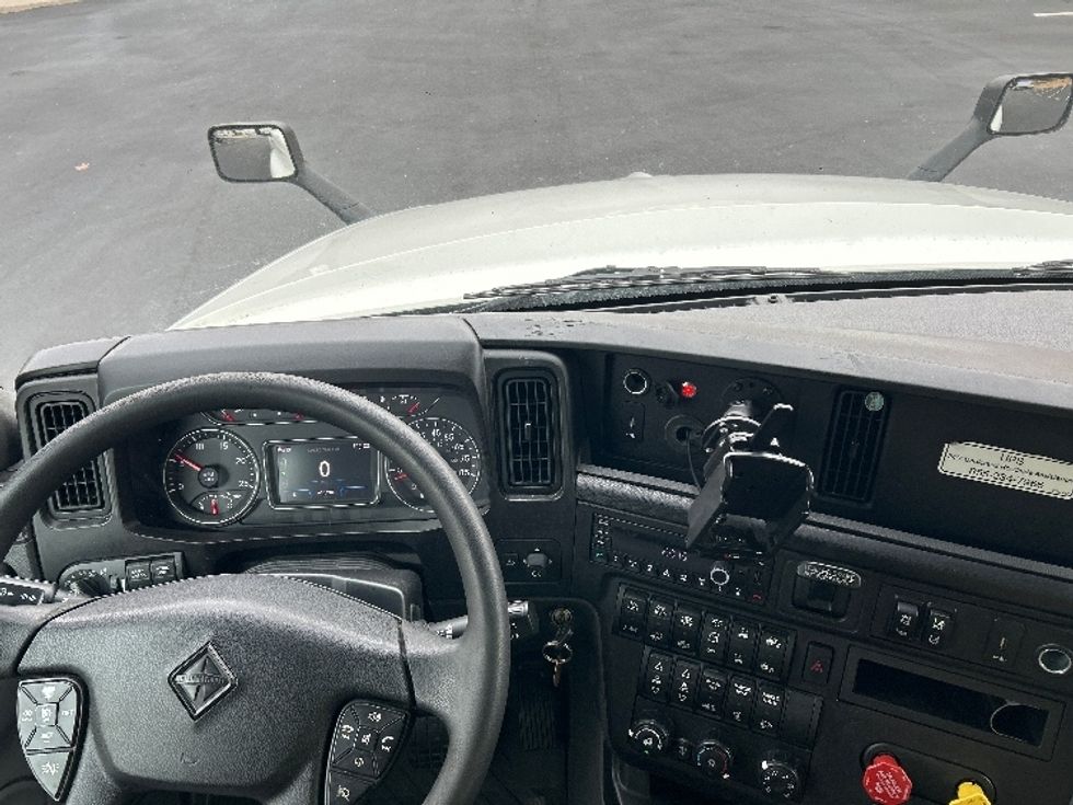 Sleeper Tractor-Heavy Duty Tractors-International-2023-LT625-Greensboro-NC-610,292\n\t\tmiles-$ 49,000 - Image 12