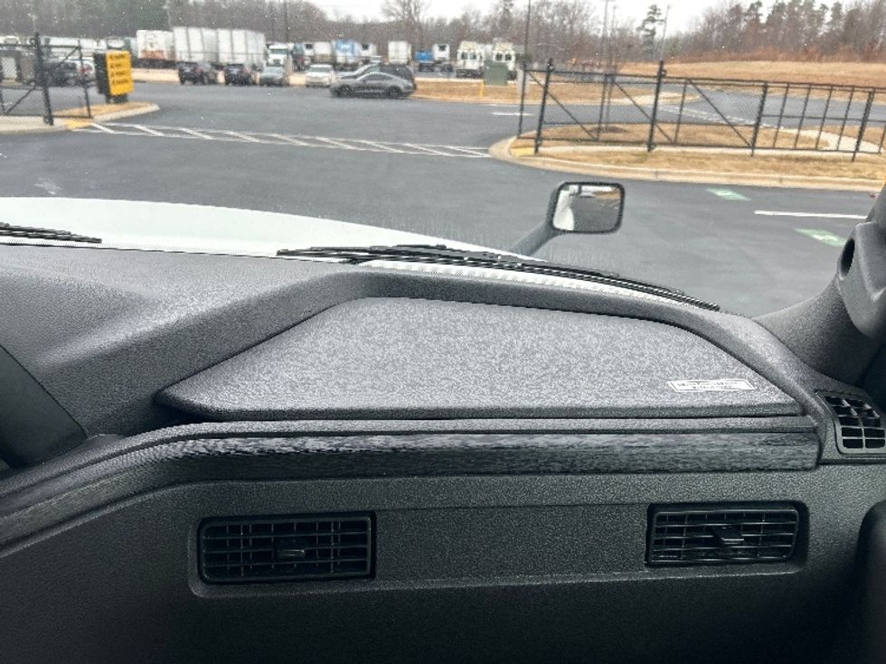 Sleeper Tractor-Heavy Duty Tractors-International-2023-LT625-Greensboro-NC-610,292\n\t\tmiles-$ 49,000 - Image 14