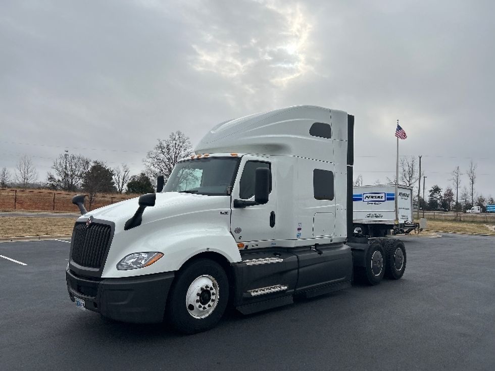 Sleeper Tractor-Heavy Duty Tractors-International-2023-LT625-Greensboro-NC-610,292\n\t\tmiles-$ 49,000 - Image 3