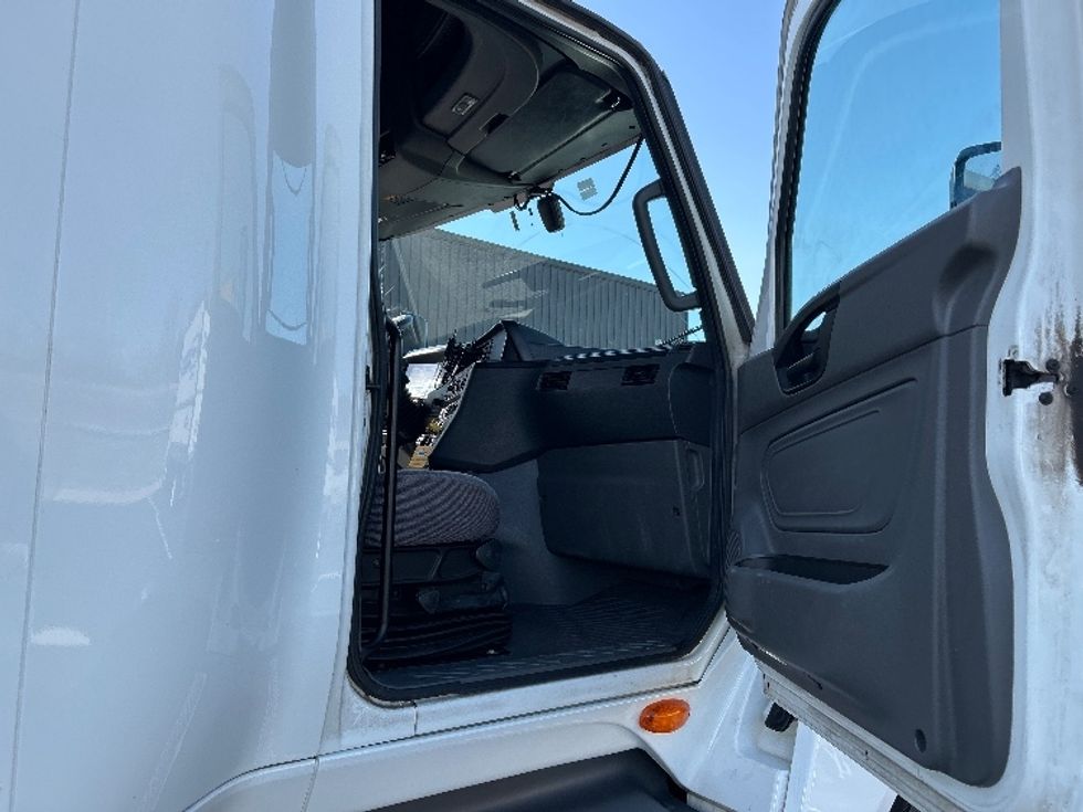 Sleeper Tractor-Heavy Duty Tractors-International-2023-LT625-Greensboro-NC-634,660\n\t\tmiles-$ 43,500 - Image 13