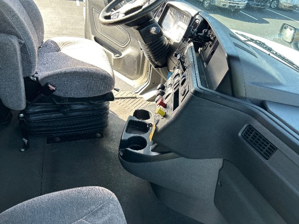 Sleeper Tractor-Heavy Duty Tractors-International-2023-LT625-Greensboro-NC-634,660\n\t\tmiles-$ 43,500 - Image 15