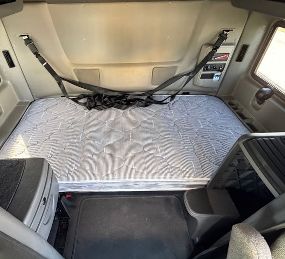 Sleeper Tractor-Heavy Duty Tractors-International-2023-LT625-Greensboro-NC-634,660\n\t\tmiles-$ 43,500 - Image 17