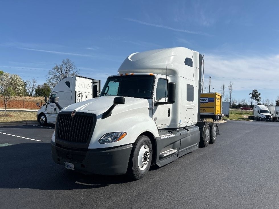 Sleeper Tractor-Heavy Duty Tractors-International-2023-LT625-Greensboro-NC-634,660\n\t\tmiles-$ 43,500 - Image 3