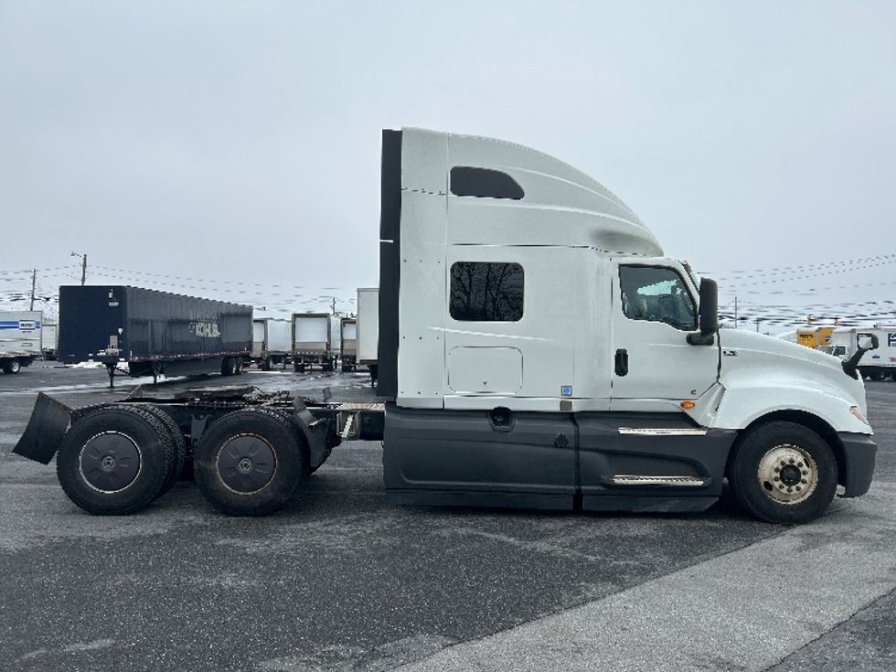 Sleeper Tractor-Heavy Duty Tractors-International-2023-LT625-Harrisburg-PA-536,360\n\t\tmiles-$ 51,500 - Image 8