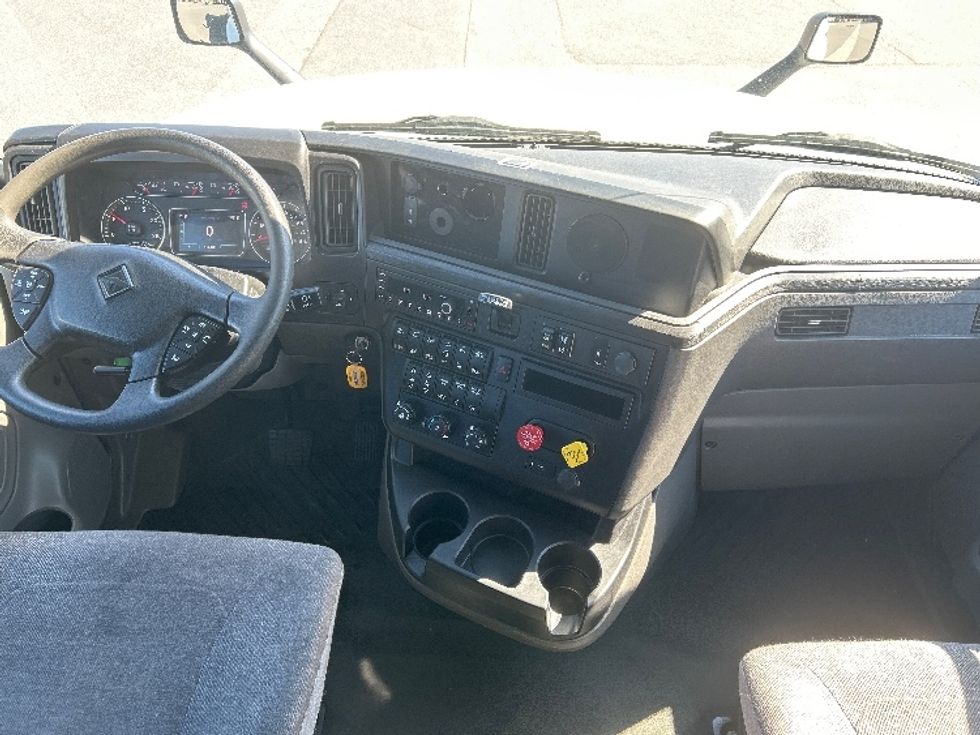 Sleeper Tractor-Heavy Duty Tractors-International-2023-LT625-Harrisburg-PA-563,930\n\t\tmiles-$ 49,000 - Image 12