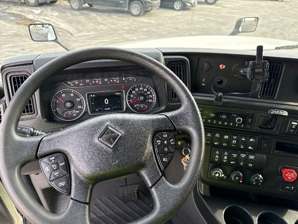 Sleeper Tractor-Heavy Duty Tractors-International-2023-LT625-Harrisburg-PA-614,707\n\t\tmiles-$ 44,250 - Image 11