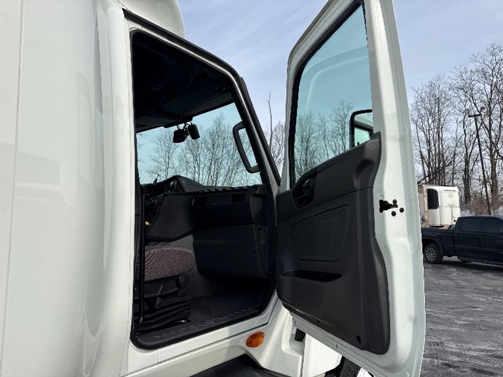 Sleeper Tractor-Heavy Duty Tractors-International-2023-LT625-Harrisburg-PA-614,707\n\t\tmiles-$ 44,250 - Image 13