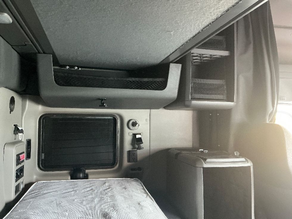 Sleeper Tractor-Heavy Duty Tractors-International-2023-LT625-Harrisburg-PA-614,707\n\t\tmiles-$ 44,250 - Image 18